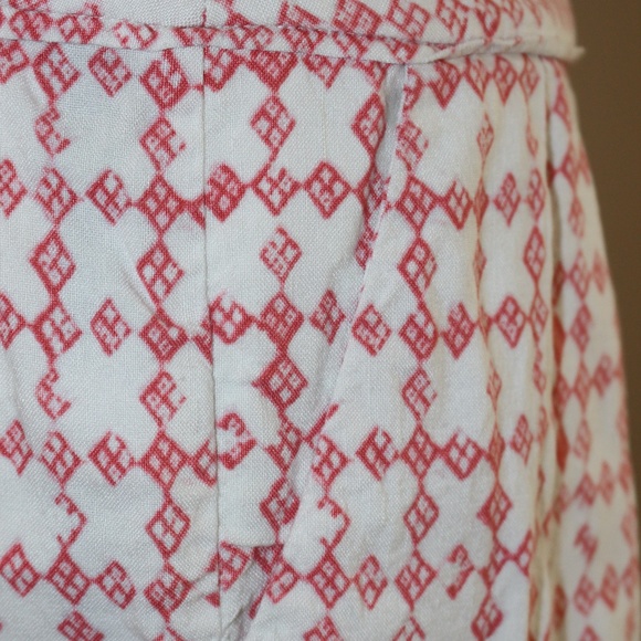 Ann Taylor LOFT,  skirt with slant pockets - Picture 5 of 8